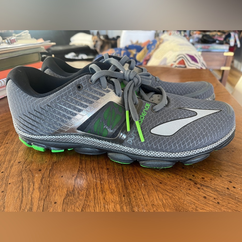 Men's Brooks Pure Cadence running shoe, EUC